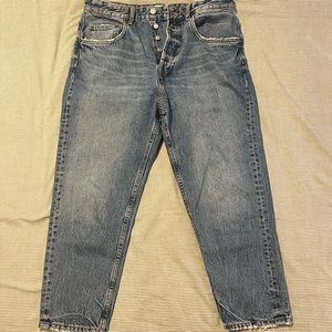 Zara High Rise Mom Jean Size 32 Waist